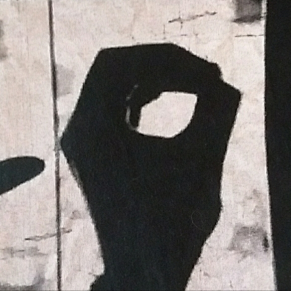 Delia's Love Tee Tshirt Sign Language Hand Finger - Picture 3 of 6